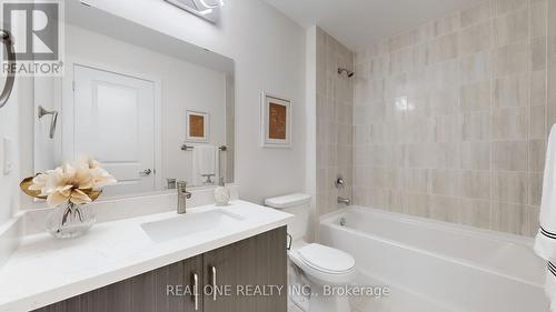 7 Murray Leona Lane, East Gwillimbury (Queensville), ON - Indoor Photo Showing Bathroom