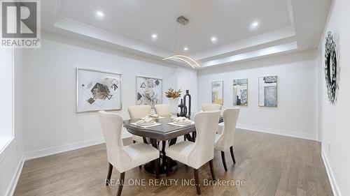 7 Murray Leona Lane, East Gwillimbury, ON - Indoor Photo Showing Dining Room