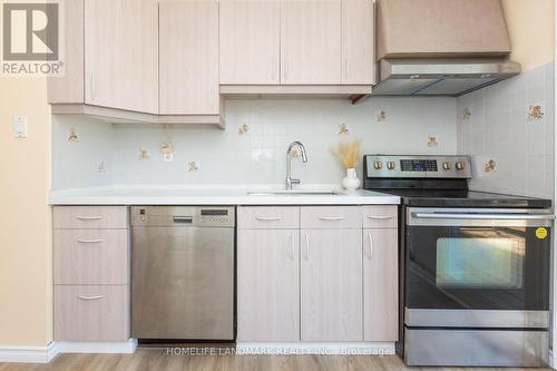 3337 Rhonda Valley, Mississauga, ON - Indoor Photo Showing Kitchen