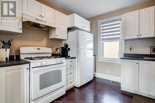 7691 Tecumseh Road, Lakeshore, ON - Indoor Photo Showing Kitchen