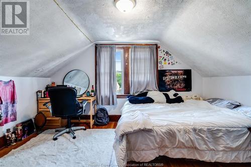 7691 Tecumseh Road, Lakeshore, ON - Indoor Photo Showing Bedroom