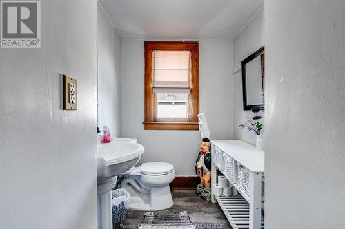 7691 Tecumseh Road, Lakeshore, ON - Indoor Photo Showing Bathroom