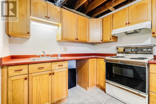 7691 Tecumseh Road, Lakeshore, ON - Indoor Photo Showing Kitchen