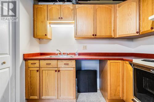 7691 Tecumseh Road, Lakeshore, ON - Indoor Photo Showing Kitchen