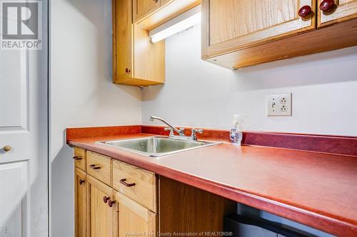 7691 Tecumseh Road, Lakeshore, ON - Indoor Photo Showing Kitchen