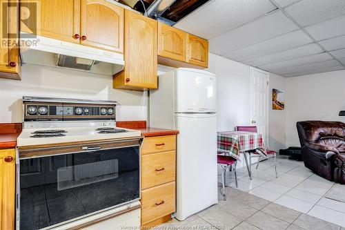 7691 Tecumseh Road, Lakeshore, ON - Indoor Photo Showing Kitchen