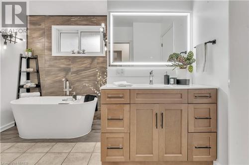 53 Joseph Street, North Bay, ON - Indoor Photo Showing Bathroom