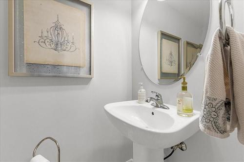 52 Beasley Grove, Hamilton, ON - Indoor Photo Showing Bathroom