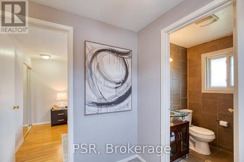 27 Roberts Crescent, Kitchener, ON - Indoor Photo Showing Bathroom