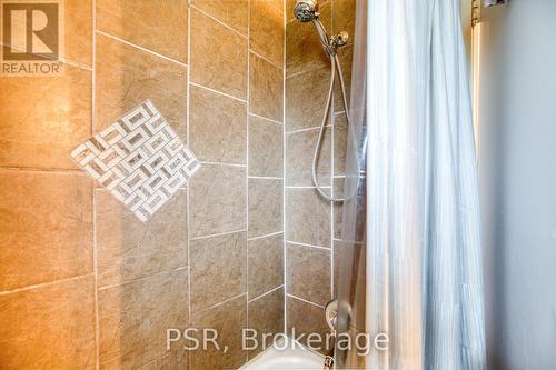 27 Roberts Crescent, Kitchener, ON - Indoor Photo Showing Bathroom