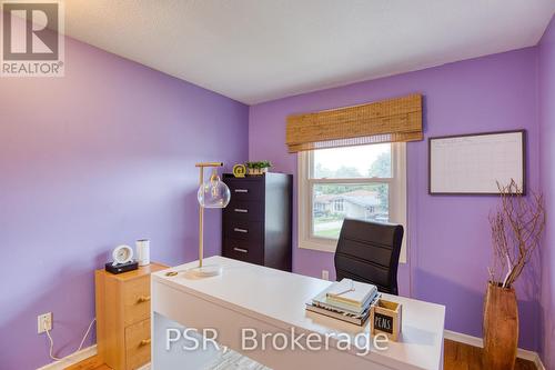 27 Roberts Crescent, Kitchener, ON - Indoor Photo Showing Bedroom