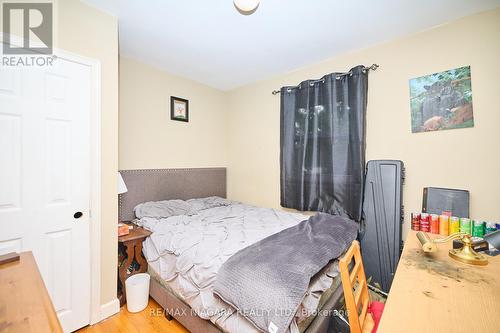 6100 Sidney Street, Niagara Falls (Stamford), ON - Indoor Photo Showing Bedroom