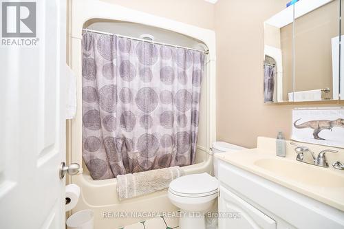 6100 Sidney Street, Niagara Falls (Stamford), ON - Indoor Photo Showing Bathroom