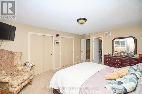 6100 Sidney Street, Niagara Falls (Stamford), ON - Indoor Photo Showing Bedroom