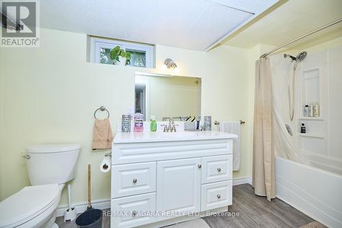 6100 Sidney Street, Niagara Falls (Stamford), ON - Indoor Photo Showing Bathroom