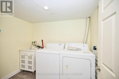 6100 Sidney Street, Niagara Falls (Stamford), ON - Indoor Photo Showing Laundry Room