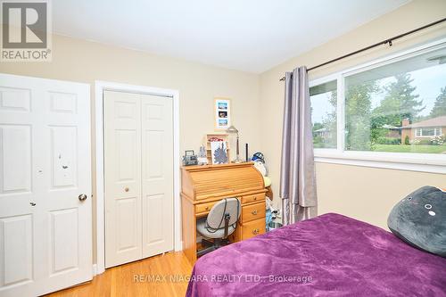 6100 Sidney Street, Niagara Falls (Stamford), ON - Indoor Photo Showing Bedroom