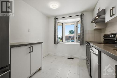 907 Elmsmere Road Unit#A, Ottawa, ON - Indoor Photo Showing Kitchen