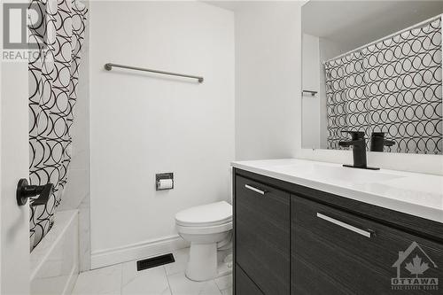 907 Elmsmere Road Unit#A, Ottawa, ON - Indoor Photo Showing Bathroom