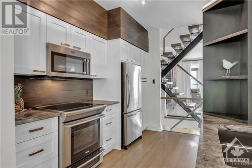 100 Tay Street, Ottawa, ON - Indoor Photo Showing Kitchen