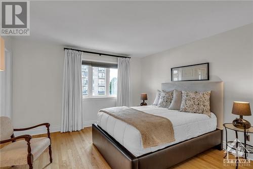 100 Tay Street, Ottawa, ON - Indoor Photo Showing Bedroom