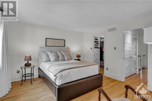 100 Tay Street, Ottawa, ON - Indoor Photo Showing Bedroom