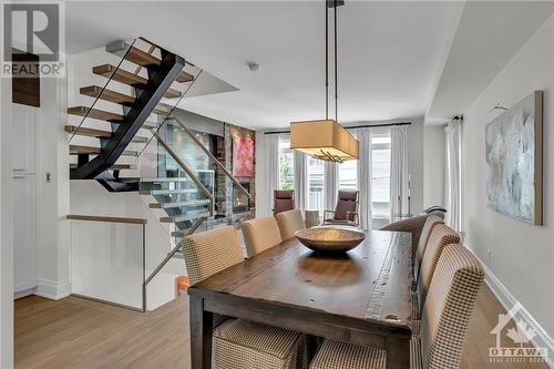 100 Tay Street, Ottawa, ON - Indoor Photo Showing Dining Room