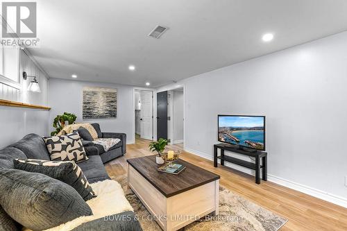 180 Mcclennan Street, Peterborough (Northcrest), ON - Indoor Photo Showing Living Room