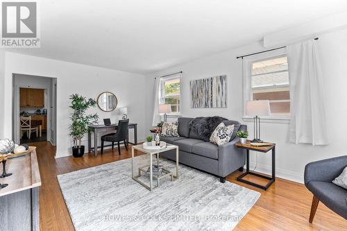 180 Mcclennan Street, Peterborough (Northcrest), ON - Indoor Photo Showing Living Room