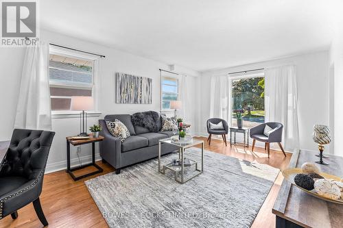 180 Mcclennan Street, Peterborough (Northcrest), ON - Indoor Photo Showing Living Room