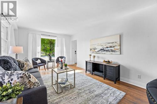 180 Mcclennan Street, Peterborough (Northcrest), ON - Indoor Photo Showing Living Room