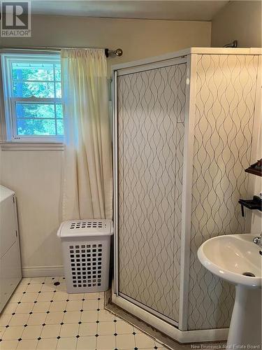 115 Pleasant Street, St. Stephen, NB - Indoor Photo Showing Bathroom