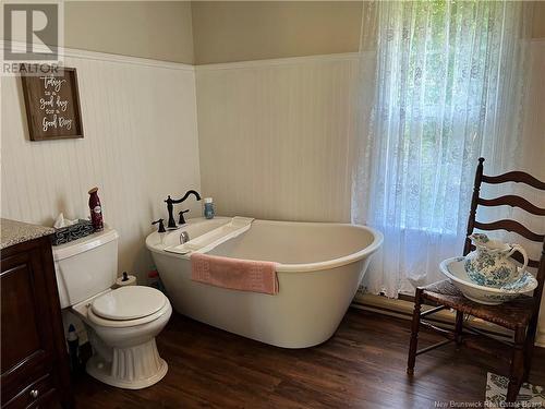 115 Pleasant Street, St. Stephen, NB - Indoor Photo Showing Bathroom