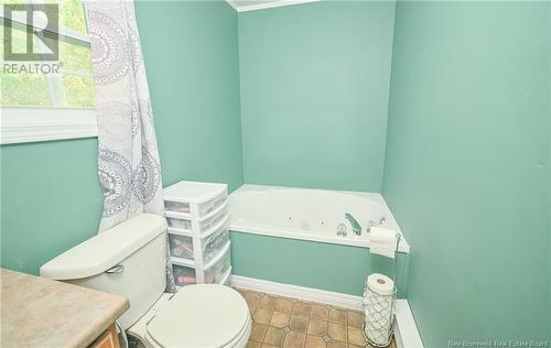 101 Glenmar Drive, Fredericton, NB - Indoor Photo Showing Bathroom