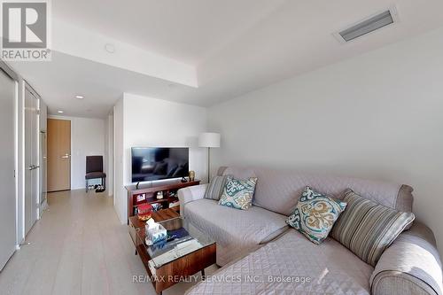 721 - 8 Hillsdale Avenue E, Toronto (Mount Pleasant West), ON - Indoor Photo Showing Living Room