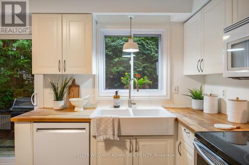 279 Livingston Road, Toronto (Guildwood), ON - Indoor Photo Showing Kitchen With Double Sink