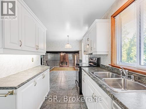 17 Holmcrest Trail, Toronto (Centennial Scarborough), ON - Indoor Photo Showing Kitchen With Double Sink