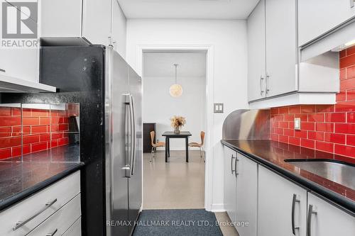 508 - 300 Coxwell Avenue, Toronto (Greenwood-Coxwell), ON - Indoor Photo Showing Kitchen