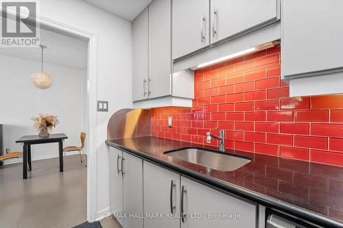 508 - 300 Coxwell Avenue, Toronto (Greenwood-Coxwell), ON - Indoor Photo Showing Kitchen