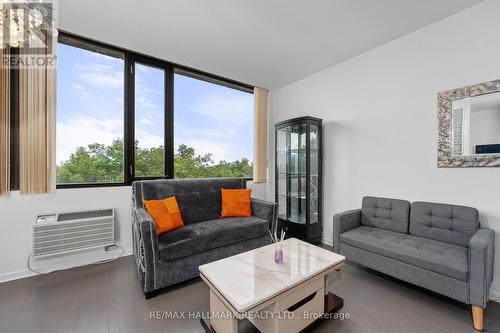 508 - 300 Coxwell Avenue, Toronto (Greenwood-Coxwell), ON - Indoor Photo Showing Living Room