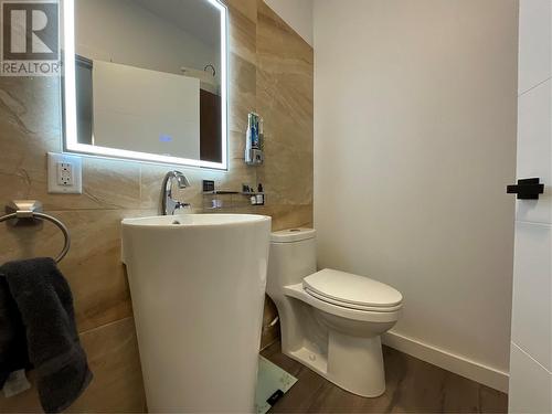 2592 Alpen Paradies Road Unit# 43 Lot# 43, Blind Bay, BC - Indoor Photo Showing Bathroom