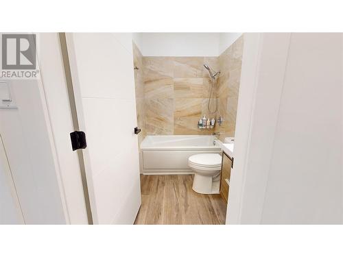 2592 Alpen Paradies Road Unit# 43 Lot# 43, Blind Bay, BC - Indoor Photo Showing Bathroom