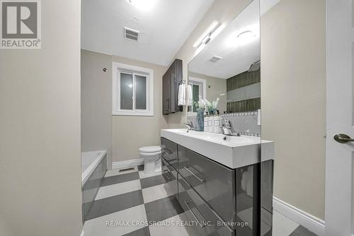 805 Helen Crescent, Pickering, ON - Indoor Photo Showing Bathroom