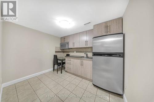 805 Helen Crescent, Pickering (Bay Ridges), ON - Indoor Photo Showing Kitchen