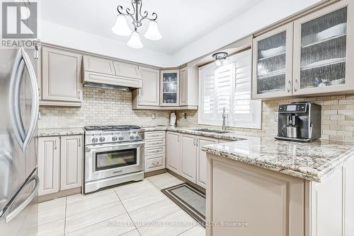 87 Song Bird Drive, Markham (Rouge Fairways), ON - Indoor Photo Showing Kitchen With Upgraded Kitchen