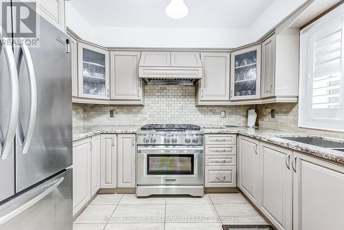 87 Song Bird Drive, Markham (Rouge Fairways), ON - Indoor Photo Showing Kitchen With Upgraded Kitchen