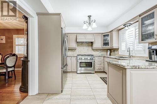 87 Song Bird Drive, Markham (Rouge Fairways), ON - Indoor Photo Showing Kitchen With Upgraded Kitchen