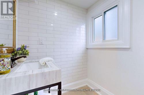 20 Mitchell Avenue, Whitchurch-Stouffville, ON - Indoor Photo Showing Bathroom