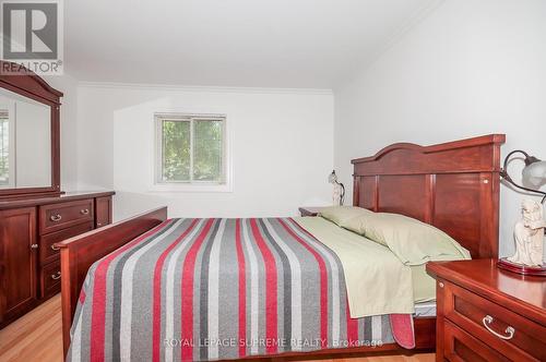 32 Cartwright Avenue, Toronto (Yorkdale-Glen Park), ON - Indoor Photo Showing Bedroom