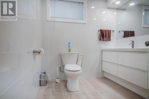 32 Cartwright Avenue, Toronto (Yorkdale-Glen Park), ON - Indoor Photo Showing Bathroom